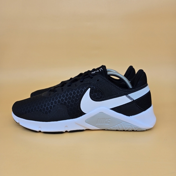 Nike Shoes - New Nike Legend Essential 2 Women's Workout Shoes Size 10